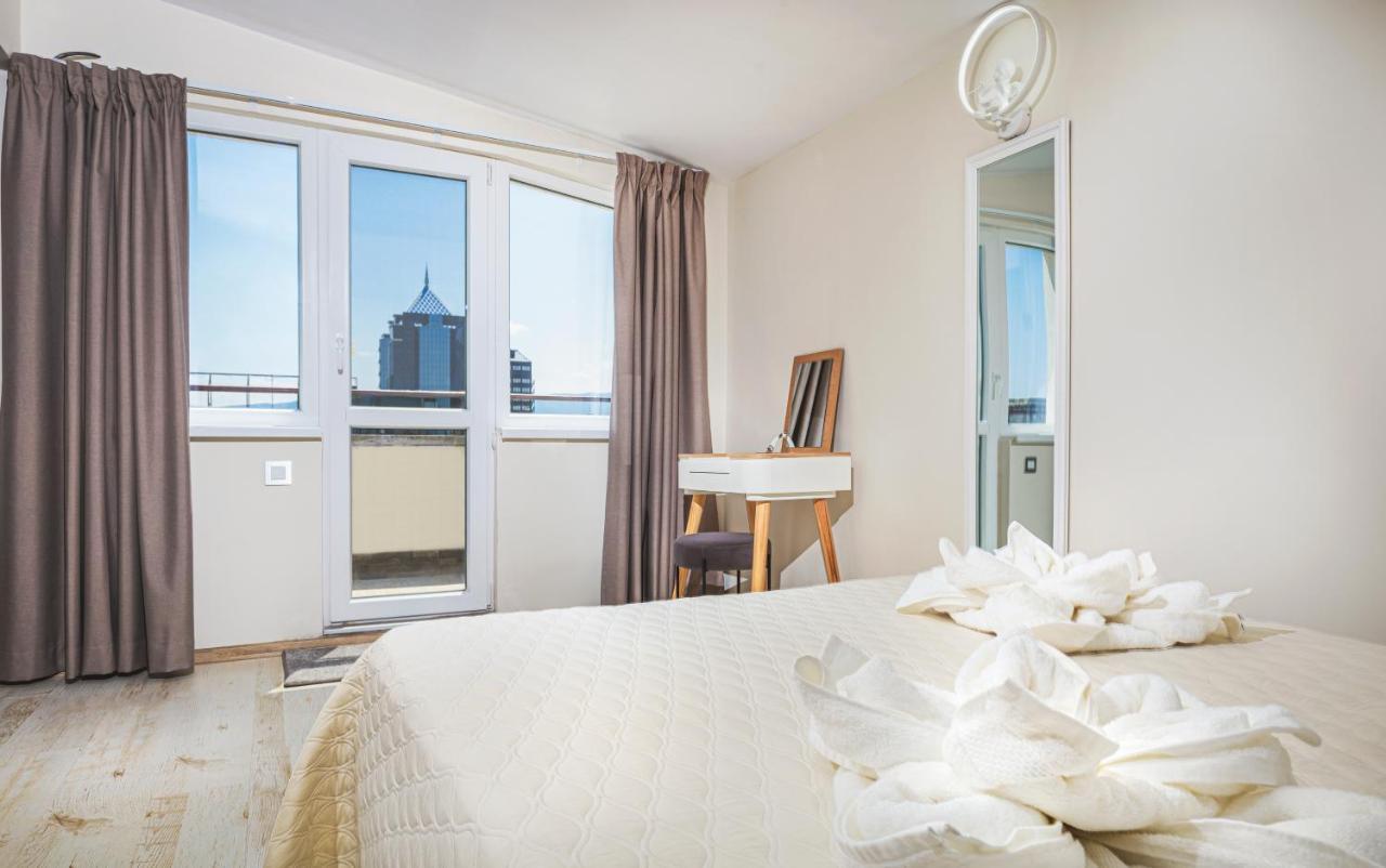 플로브디프 Fancy 1Bd Penthouse With Terrace Near The Centre By Flat Mаnager 아파트 외부 사진
